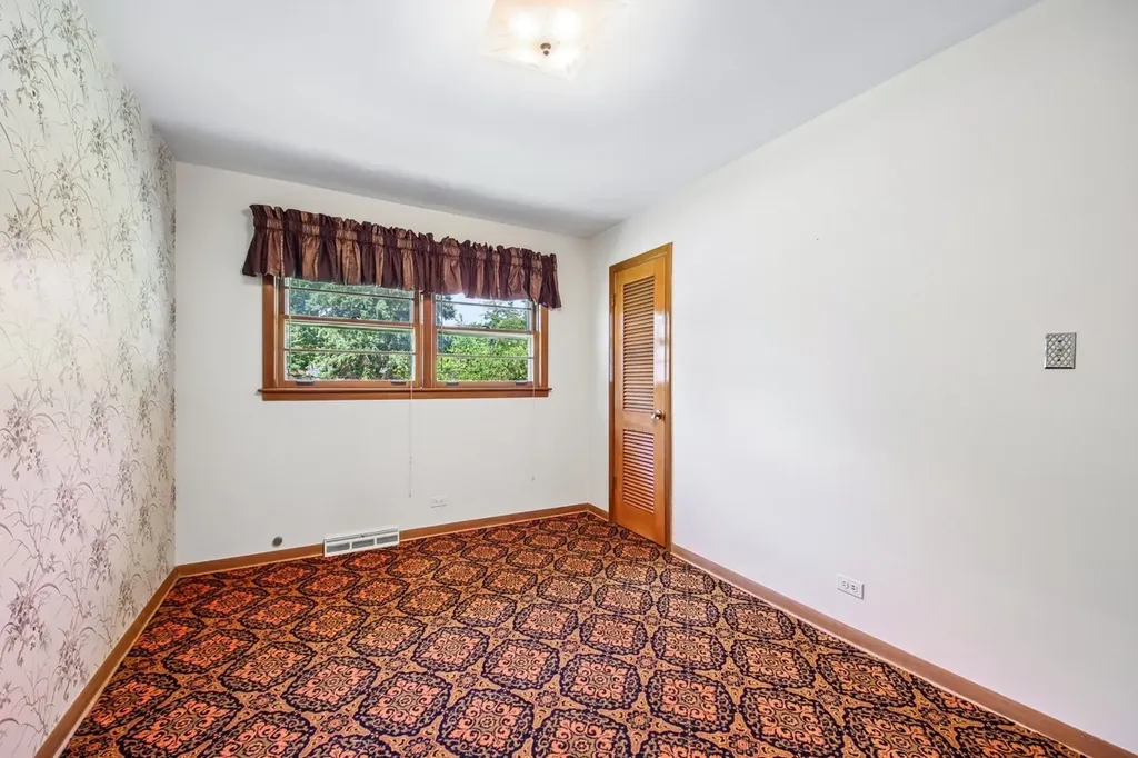 418 Highland Road Willowbrook IL 60527