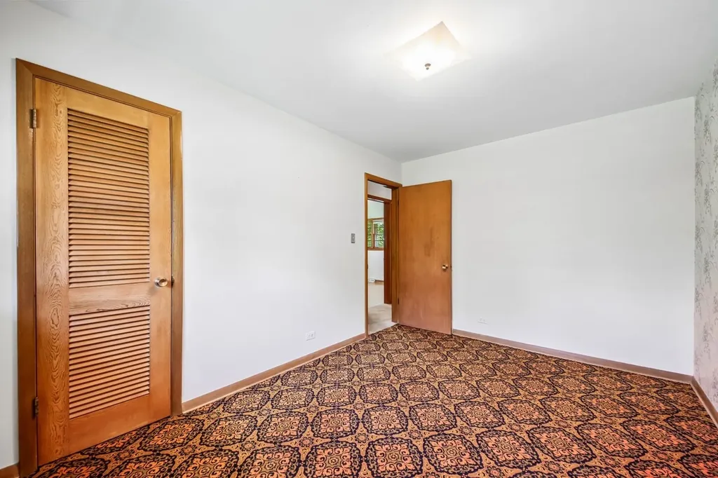418 Highland Road Willowbrook IL 60527