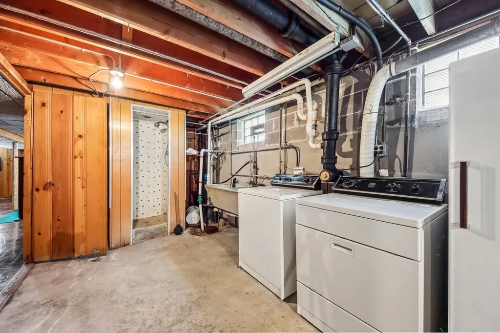 418 Highland Road Willowbrook IL 60527