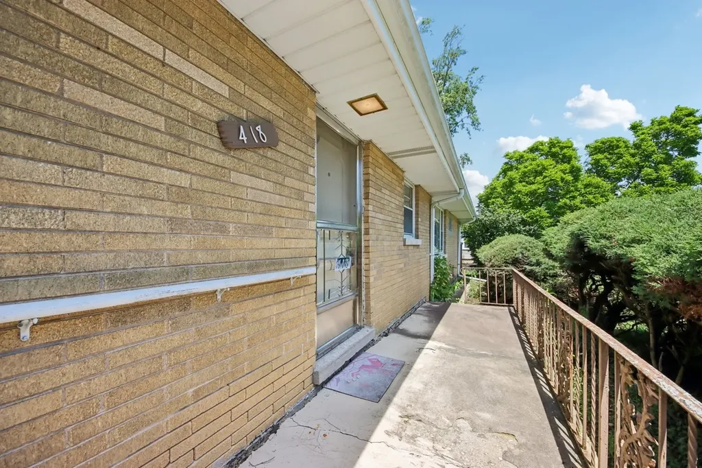 418 Highland Road Willowbrook IL 60527