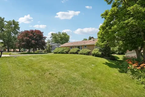 418 Highland Road Willowbrook IL 60527