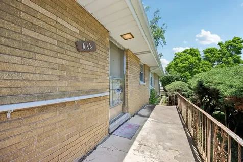 418 Highland Road Willowbrook IL 60527