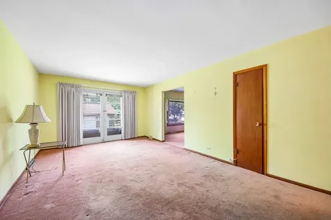 418 Highland Road Willowbrook IL 60527