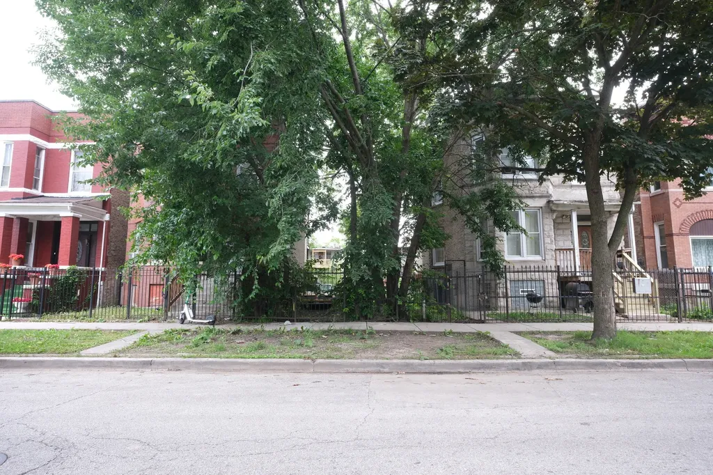 4037 West Wilcox Street Chicago IL 60624