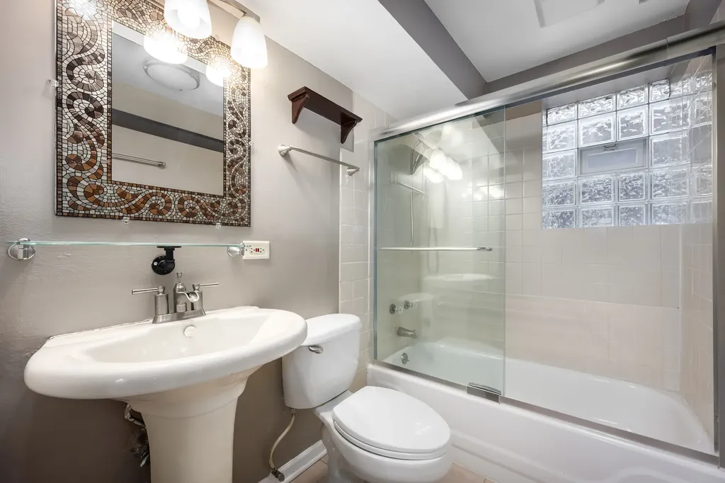 2516 West Lyndale Street Chicago IL 60647