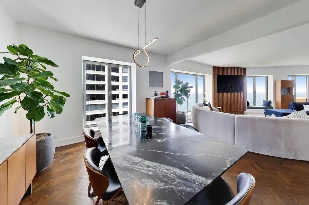 950 North Michigan Avenue Chicago IL 60611