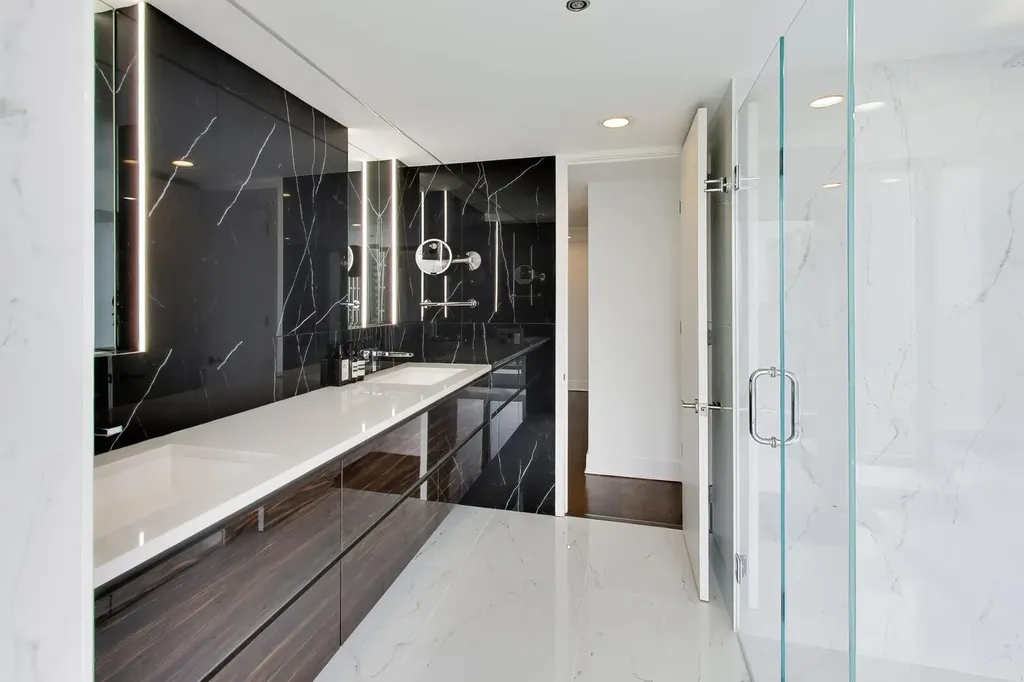 950 North Michigan Avenue Chicago IL 60611