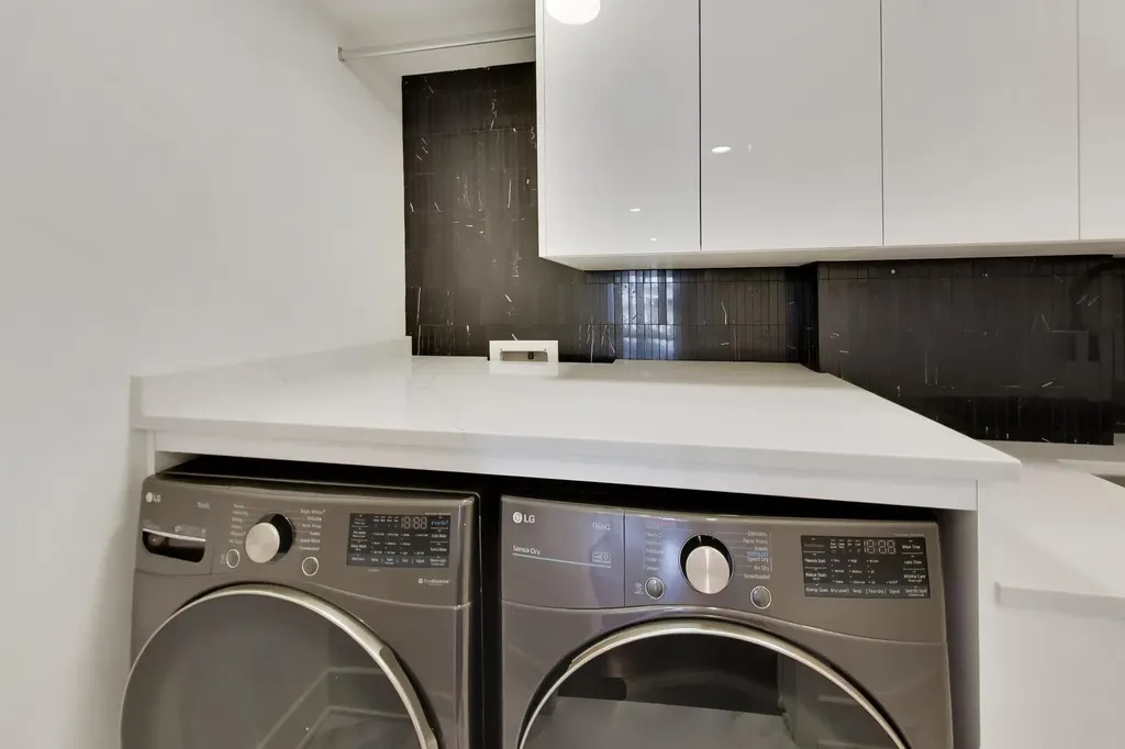 950 North Michigan Avenue Chicago IL 60611