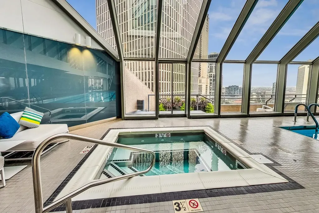 950 North Michigan Avenue Chicago IL 60611