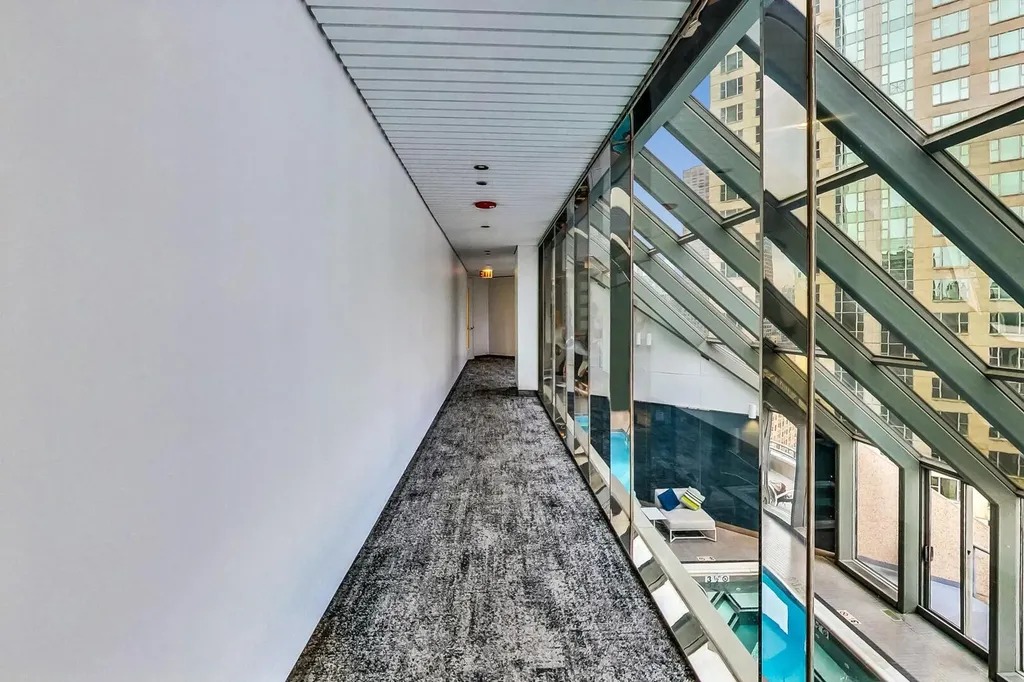 950 North Michigan Avenue Chicago IL 60611