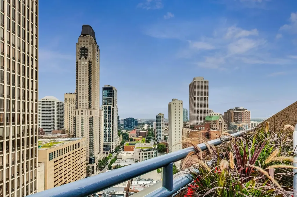 950 North Michigan Avenue Chicago IL 60611