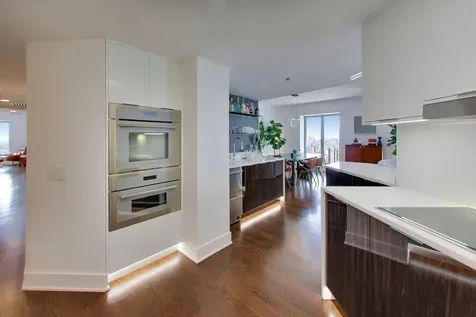 950 North Michigan Avenue Chicago IL 60611