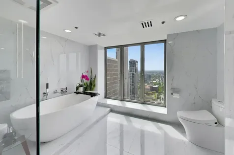 950 North Michigan Avenue Chicago IL 60611