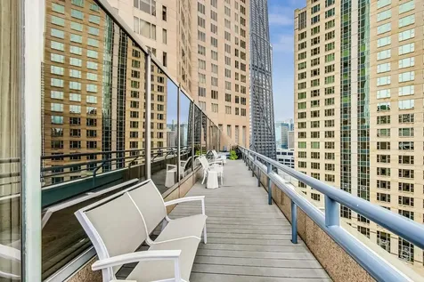 950 North Michigan Avenue Chicago IL 60611