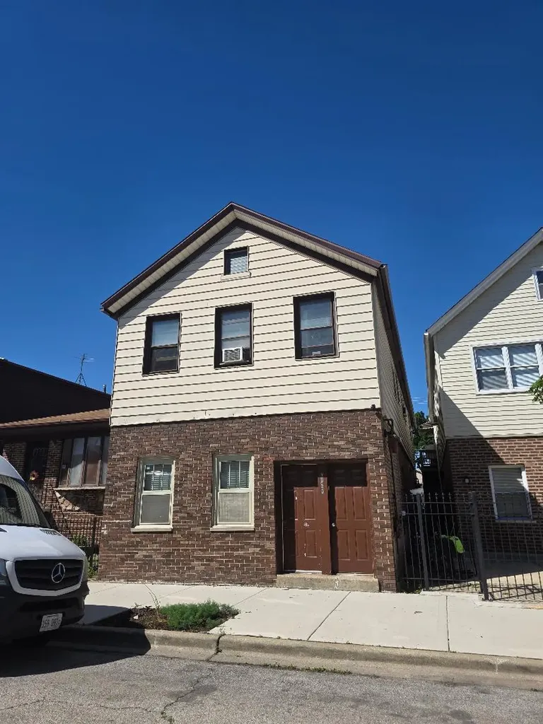 3030 South Poplar Avenue Chicago IL 60608