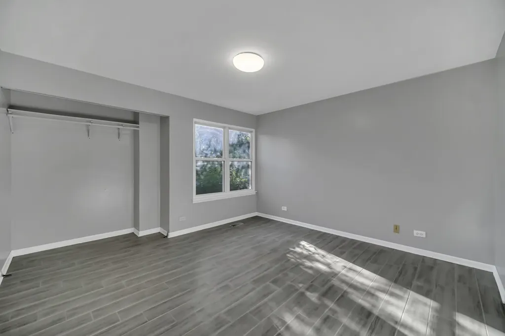 1065 Rockport Drive Carol Stream IL 60188