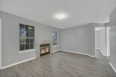 1065 Rockport Drive Carol Stream IL 60188