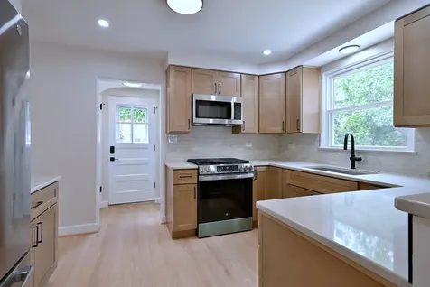 1728 North 76 Avenue Elmwood Park IL 60707