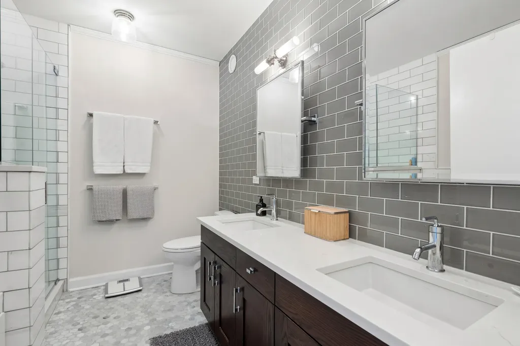 201 North Westshore Drive Chicago IL 60601