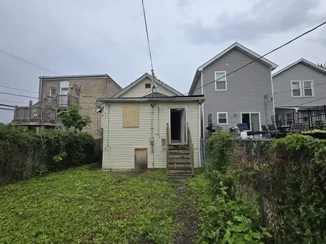 426 North Trumbull Avenue Chicago IL 60624