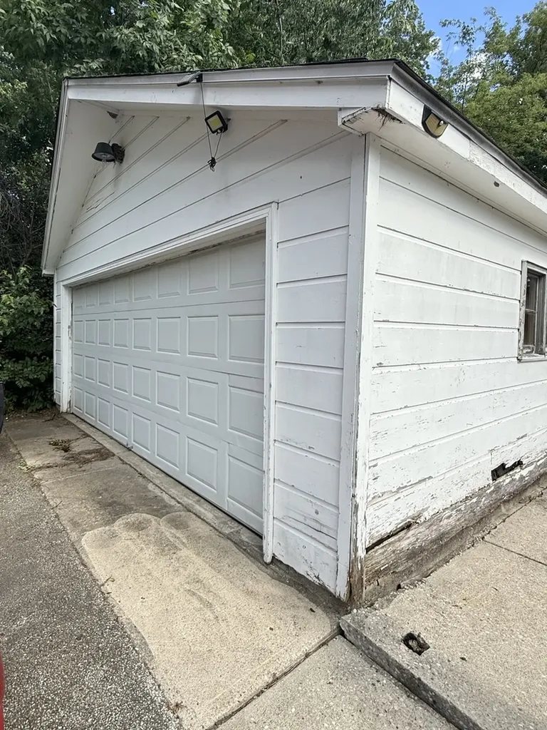 39495 North Forest Avenue Antioch IL 60002