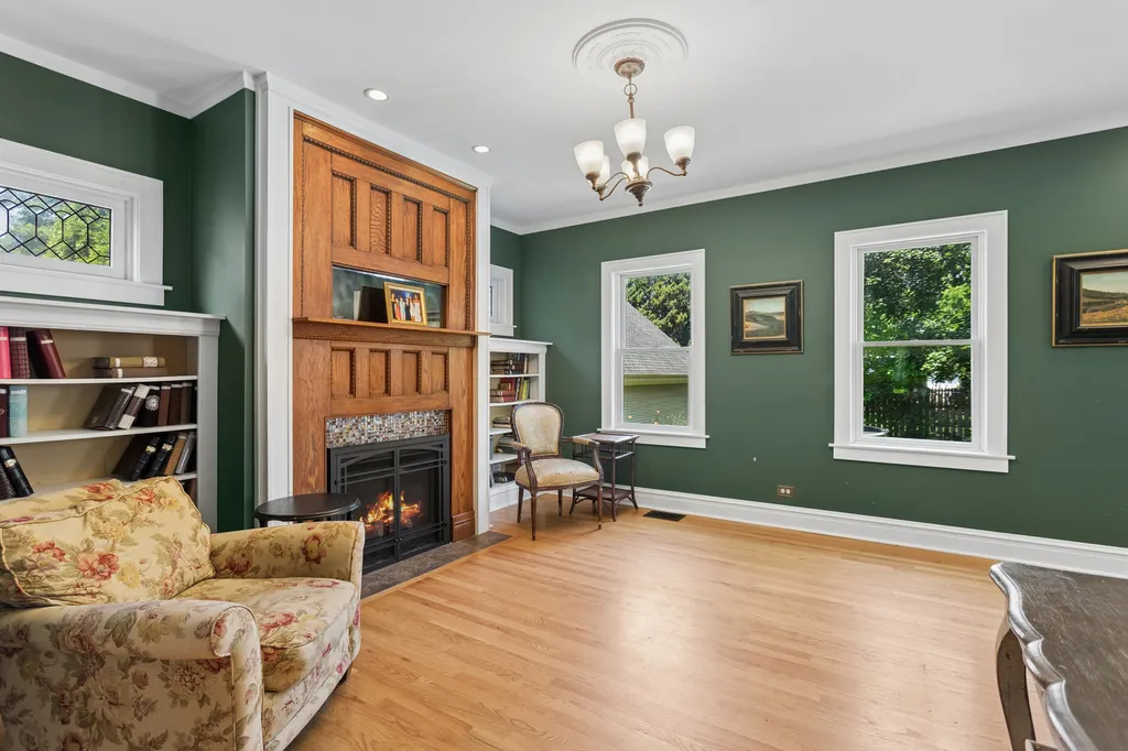 111 West Franklin Street Wheaton IL 60187