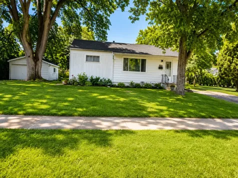 2127 Indian Road Waukegan IL 60087