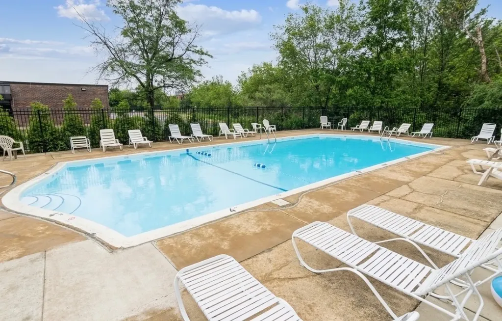 5300 Carriageway Drive Rolling Meadows IL 60008