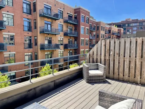 310 North Clinton Street Chicago IL 60661