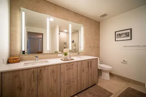 211 North Harbor Drive Chicago IL 60601