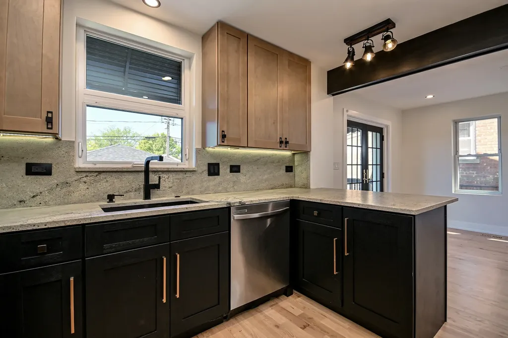 6212 South Mulligan Avenue Chicago IL 60638