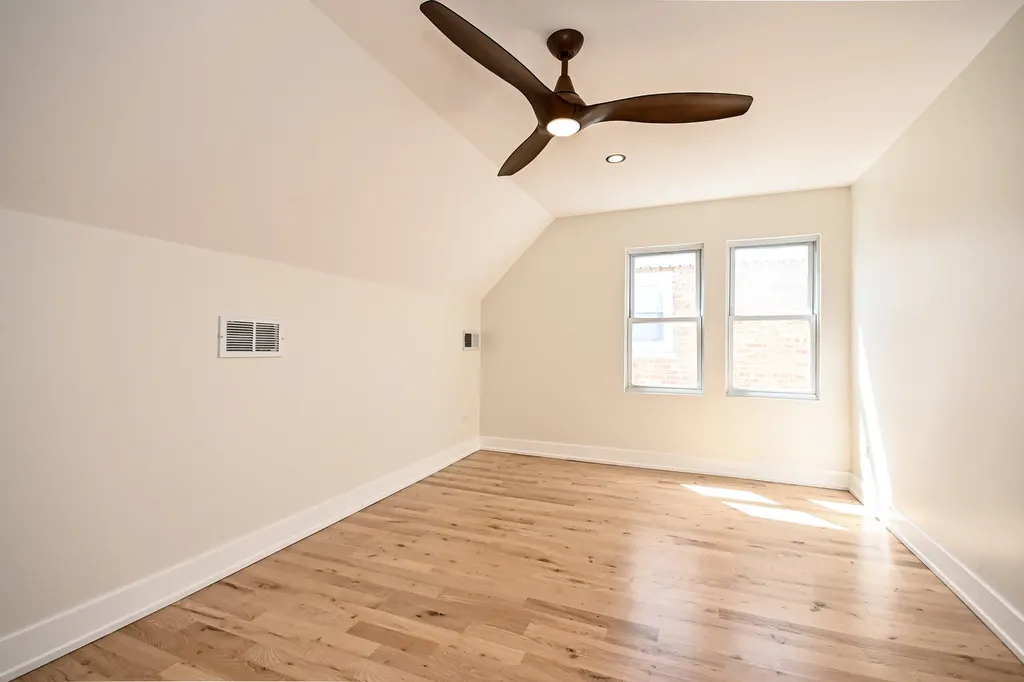 6212 South Mulligan Avenue Chicago IL 60638