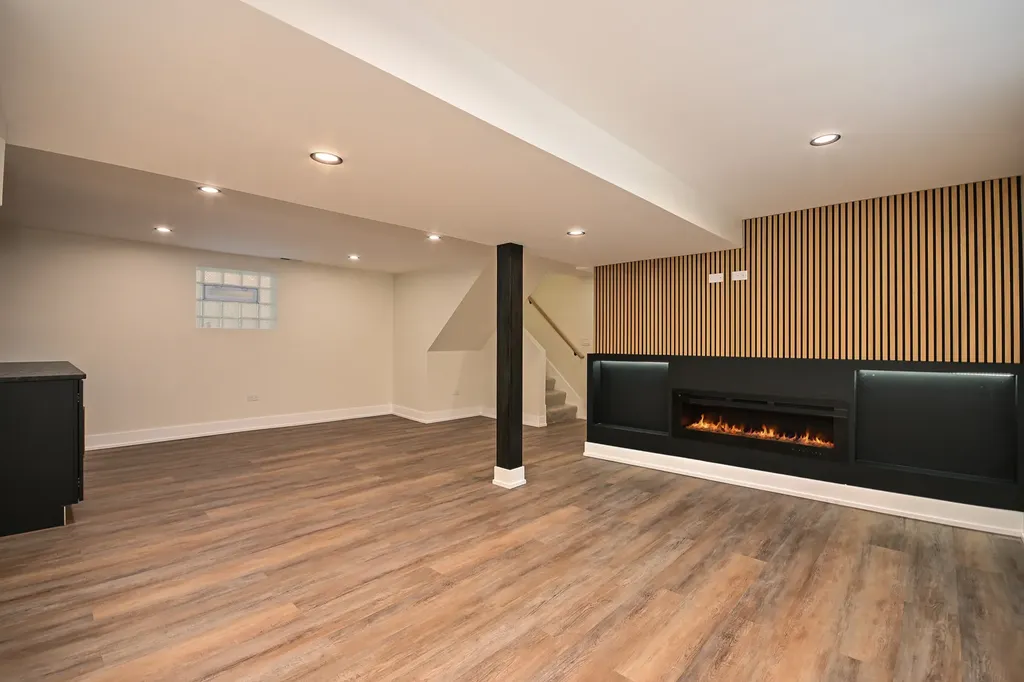6212 South Mulligan Avenue Chicago IL 60638