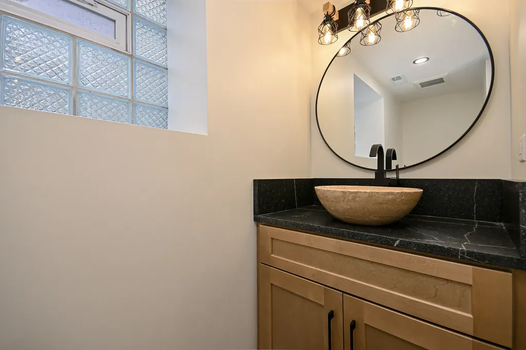 6212 South Mulligan Avenue Chicago IL 60638