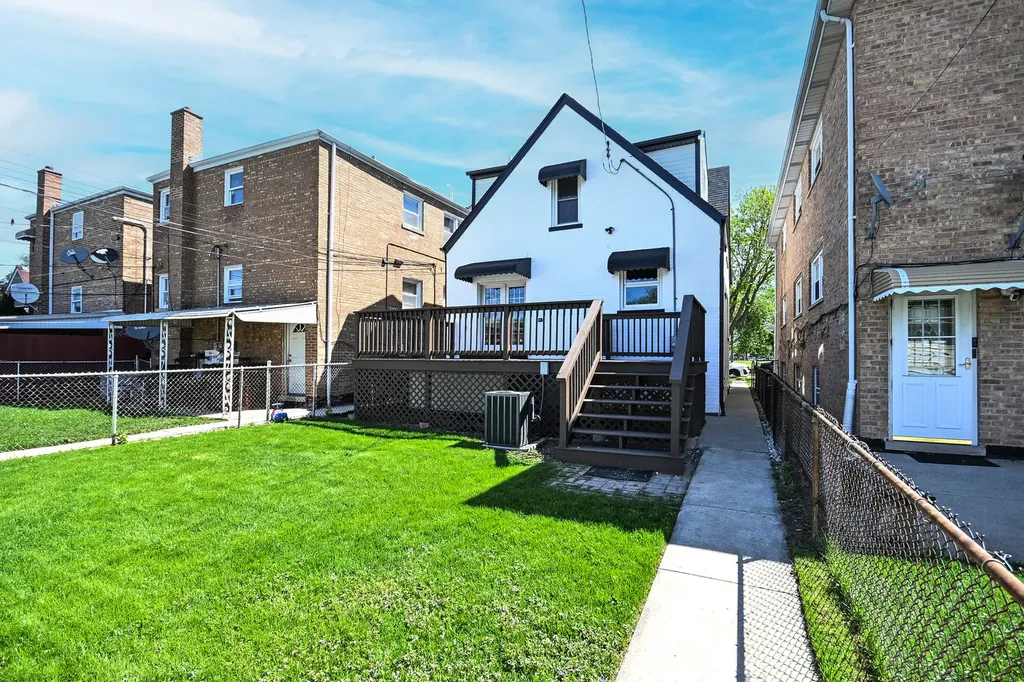 6212 South Mulligan Avenue Chicago IL 60638