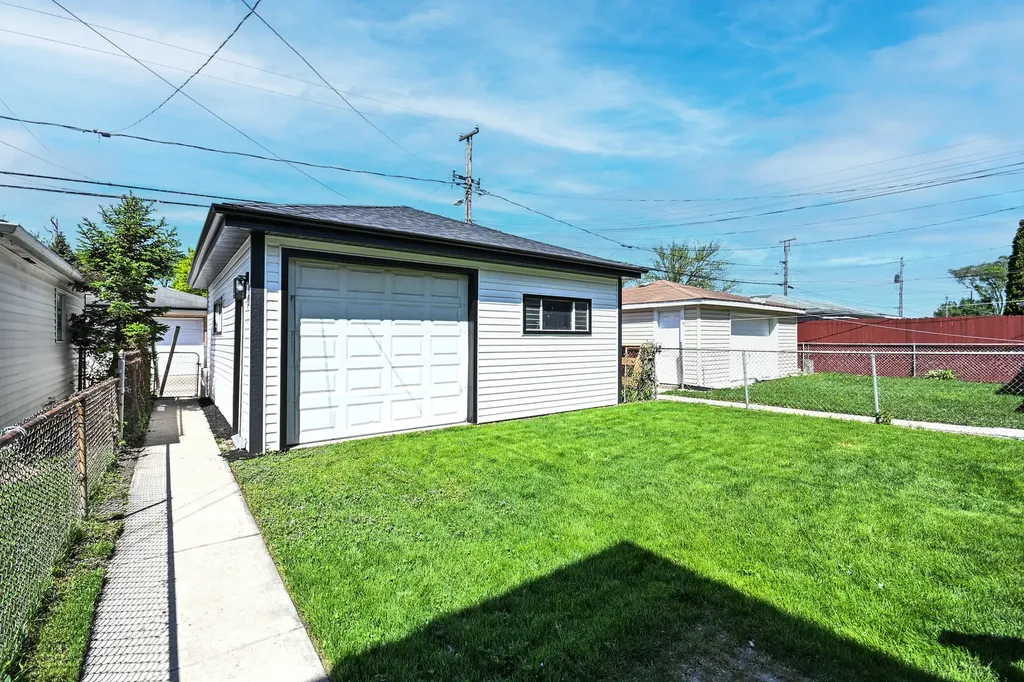6212 South Mulligan Avenue Chicago IL 60638
