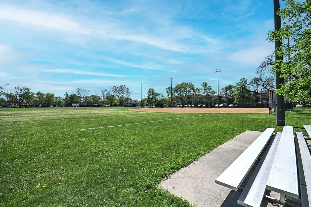 6212 South Mulligan Avenue Chicago IL 60638