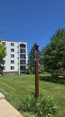 475 Plum Creek Drive Wheeling IL 60090