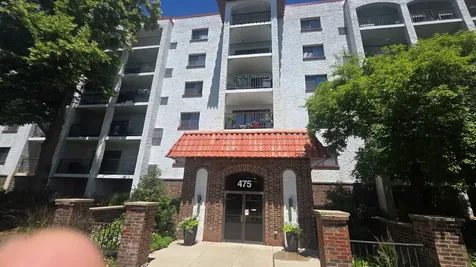 475 Plum Creek Drive Wheeling IL 60090