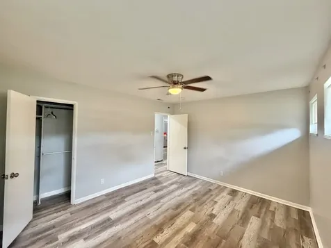 17312 Greenbay Avenue Lansing IL 60438
