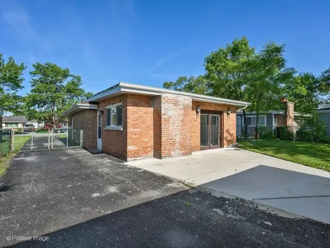 17312 Greenbay Avenue Lansing IL 60438