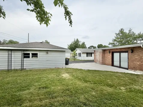 17312 Greenbay Avenue Lansing IL 60438