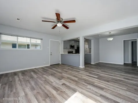 17312 Greenbay Avenue Lansing IL 60438
