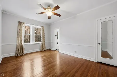 6121 North Hoyne Avenue Chicago IL 60659