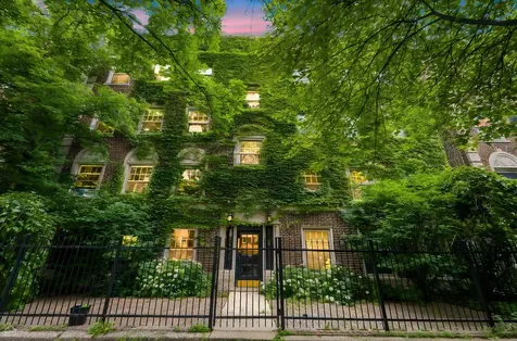 6121 North Hoyne Avenue Chicago IL 60659