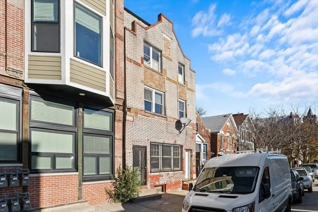 2152 West 21st Street Chicago IL 60608
