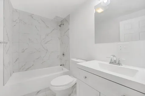 2152 West 21st Street Chicago IL 60608