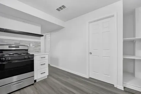 2152 West 21st Street Chicago IL 60608