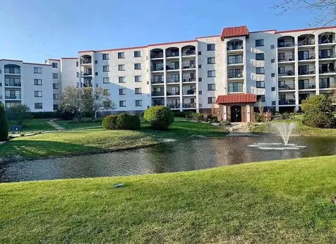 375 Plum Creek Drive Wheeling IL 60090