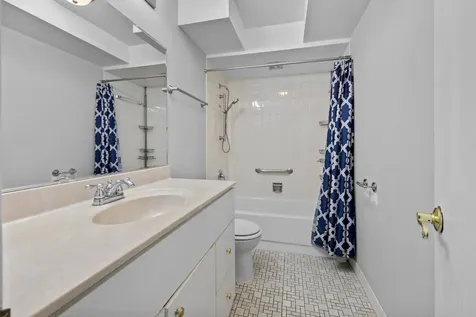 375 Plum Creek Drive Wheeling IL 60090